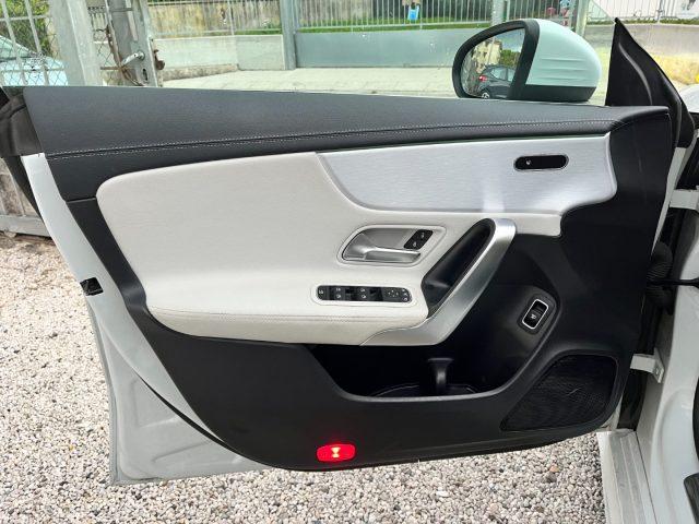 MERCEDES-BENZ CLA 220 d Automatic 4Matic Shooting Brake Premium AMG