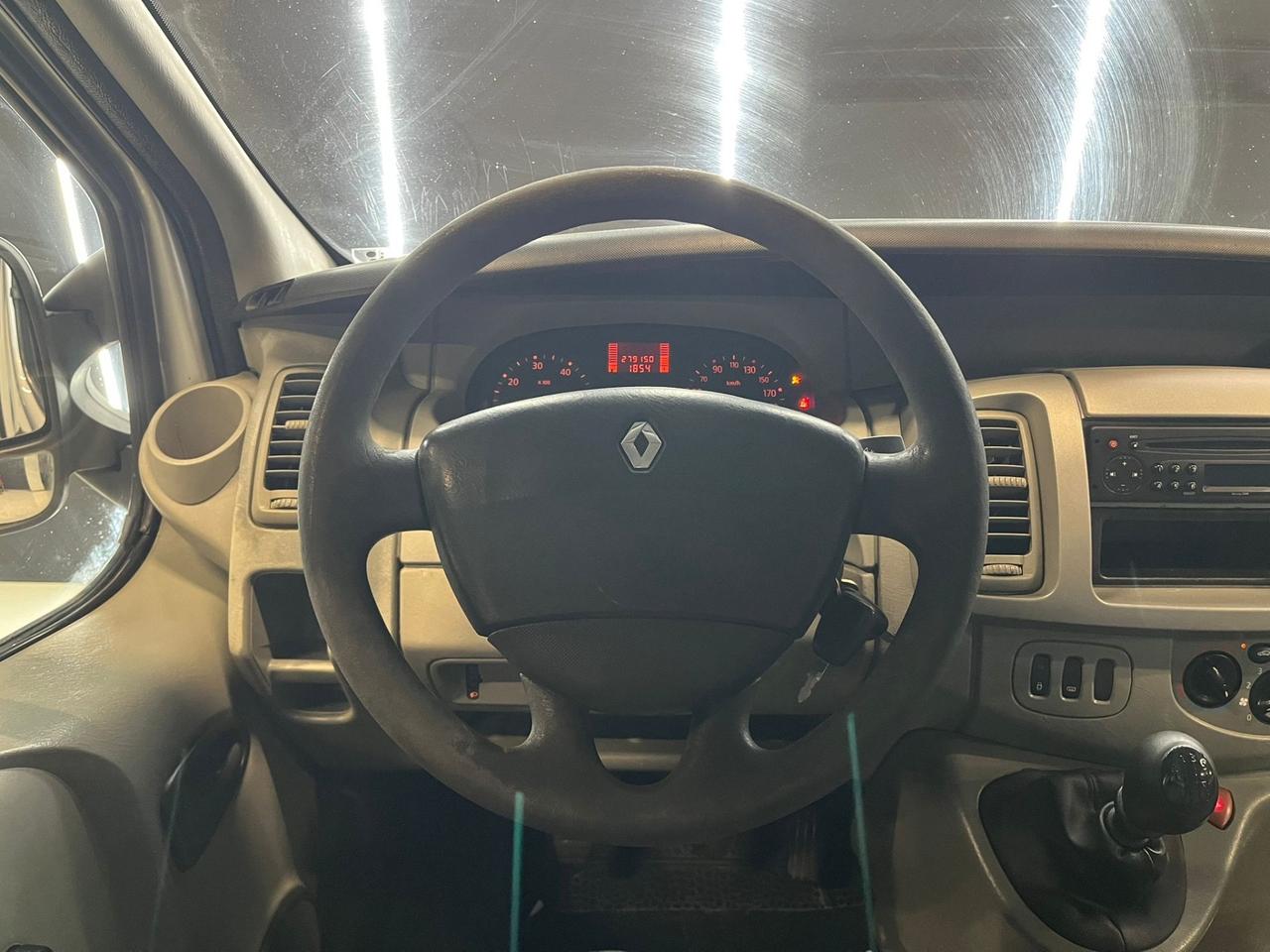 Renault Trafic T29 2.0 dCi/90 PL-TN Passenger Confort 9 POSTI