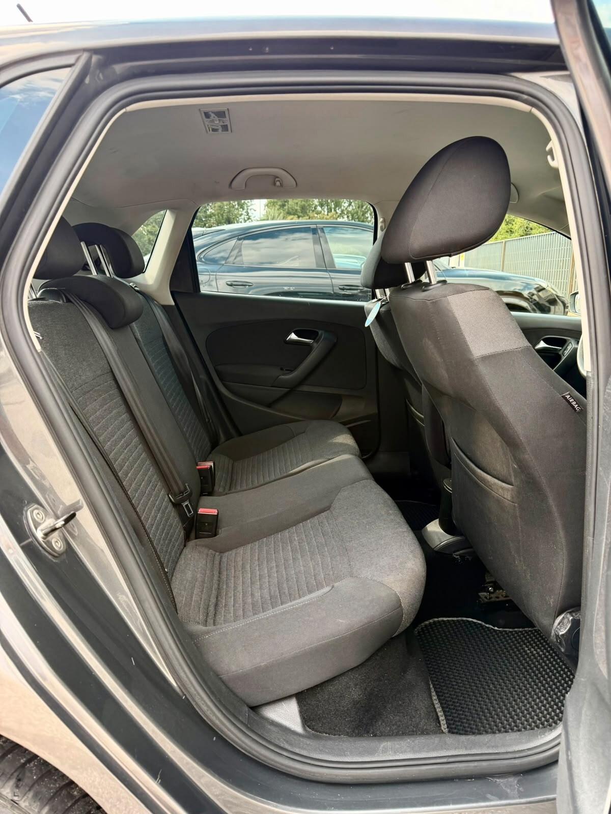 VOLKSWAGEN POLO 1.6 TDI - 5 PORTE - NEOPATENTATI
