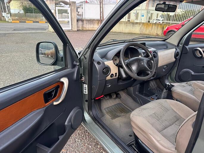 Peugeot Ranch 1.6 HDi 5p. Totem