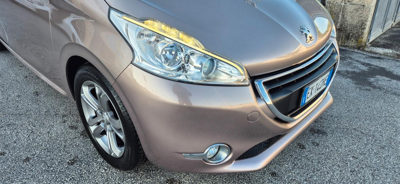 Peugeot 208 1.4 HDi 68 CV 5 porte Allure NEOPATENTATI