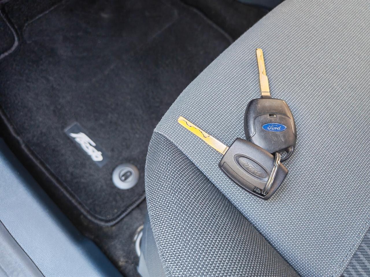 Ford Fiesta 1.4 GPL 97cv 129.000km / Neopatentati