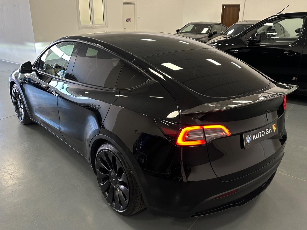 Tesla Model Y AWD Performance
