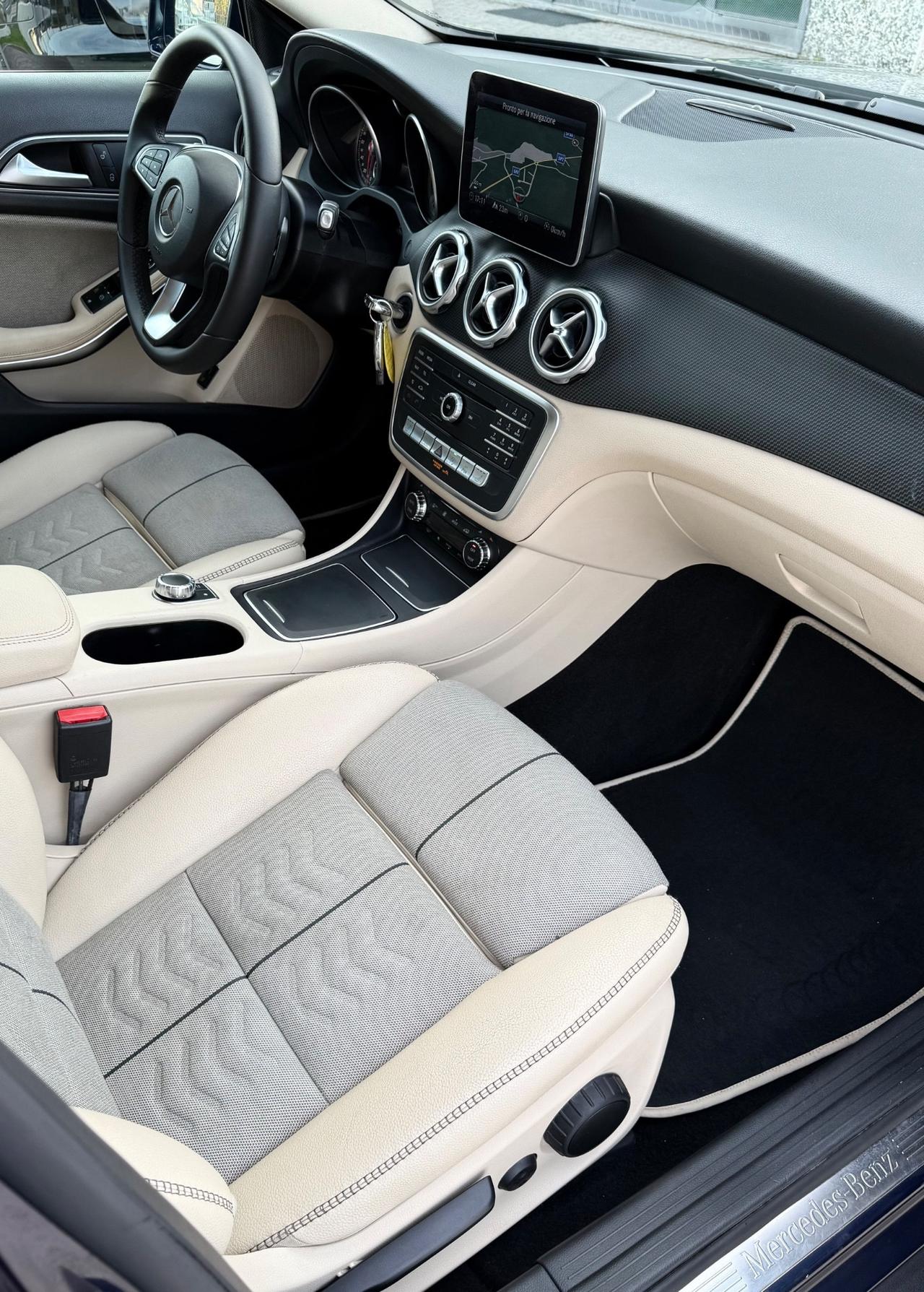 Mercedes-benz GLA 180 180d Automatic Premium