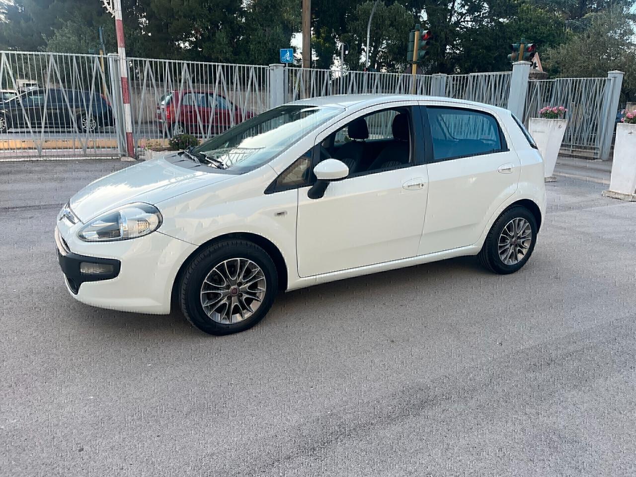 Fiat Punto 1.3 Mjt 75 CV Neopatentati UsatoSicuro