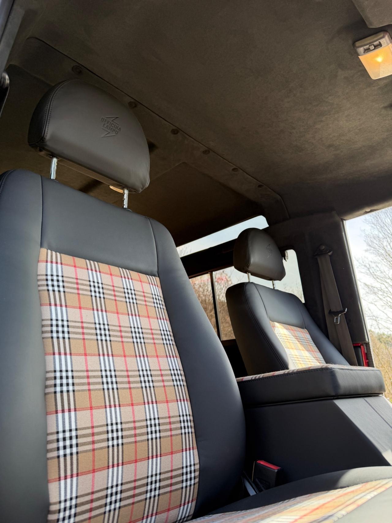 Land Rover Defender 90 2.2 TD4 IBRIDA