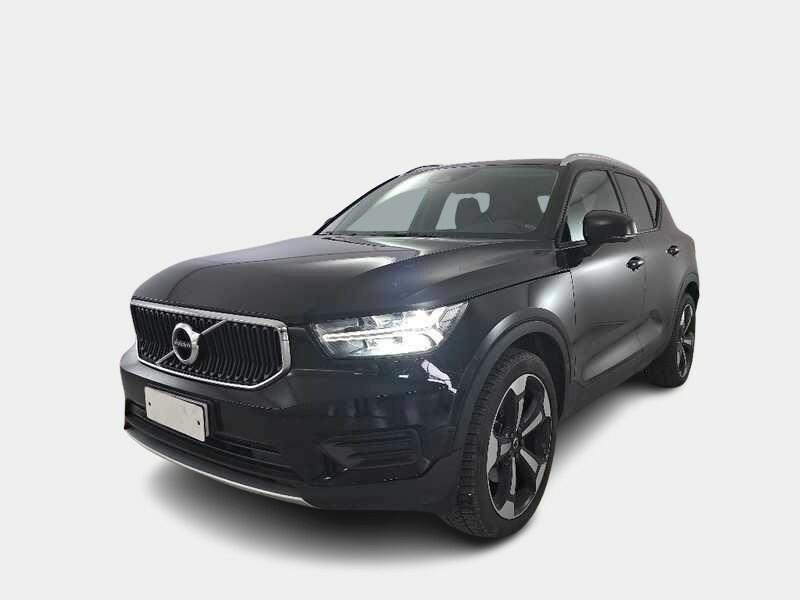 VOLVO XC40 B4 AWD automatico Momentum Pro