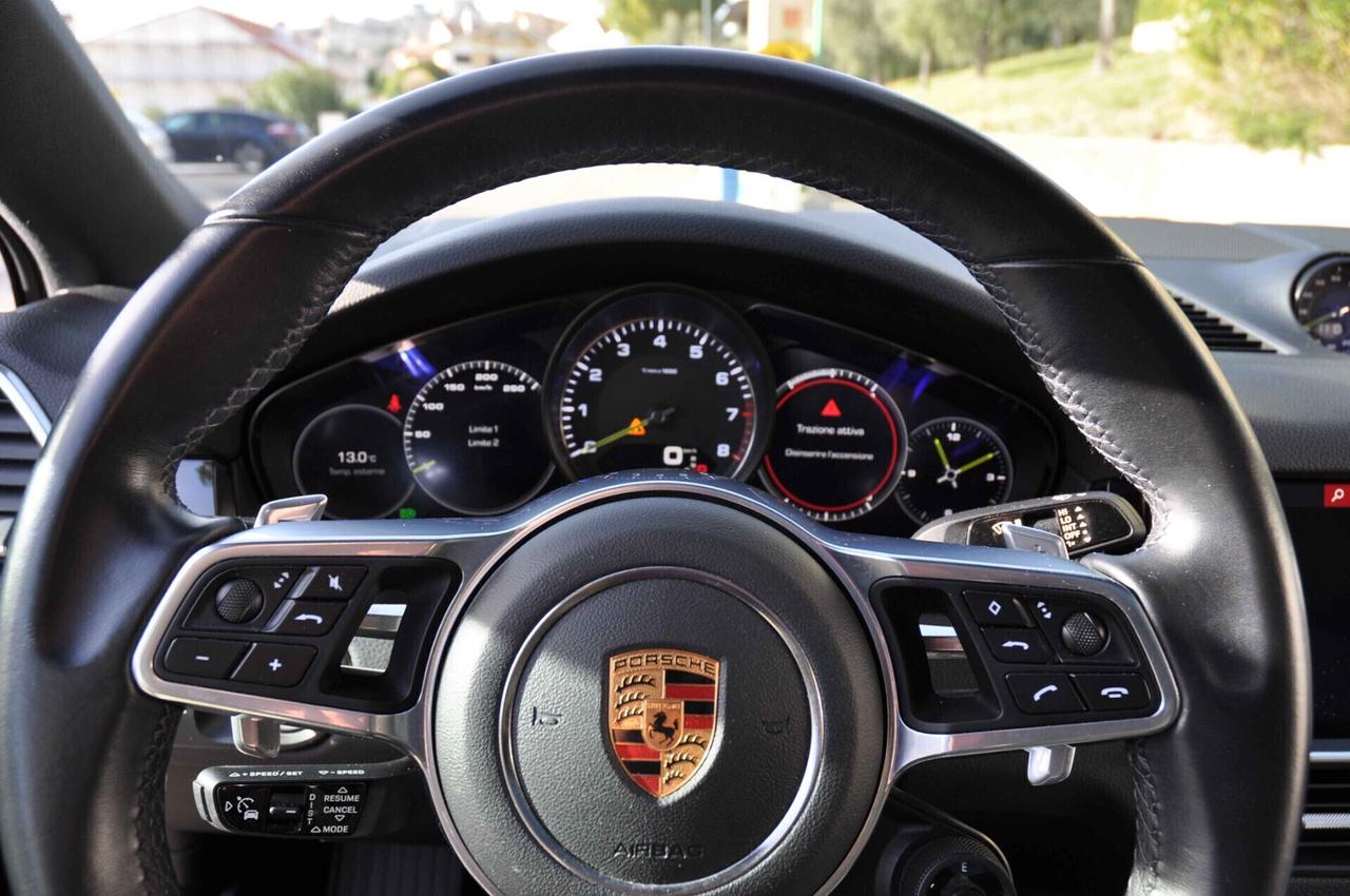 Porsche Cayenne Coupé 3.0 V6 E-Hybrid LEASING