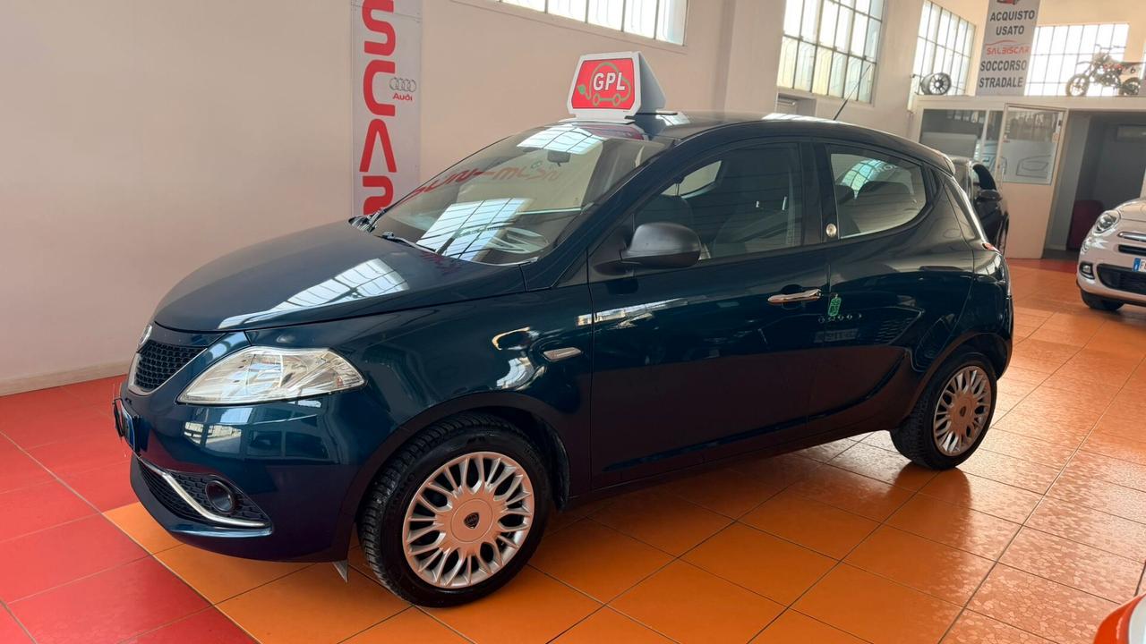 Lancia Ypsilon 1.2 69 CV 5 porte GPL Ecochic Gold