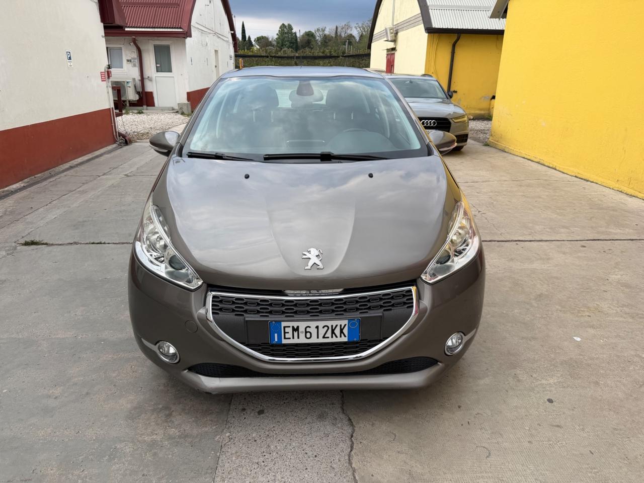 Peugeot 208 1.2 VTi 5 porte Navigatore - 2012