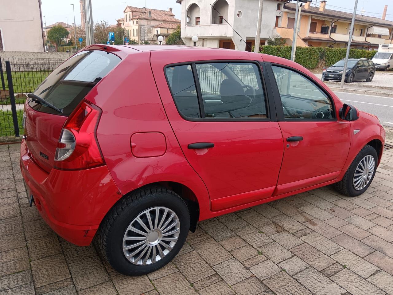 Dacia Sandero 1.4 8V GPL Ambiance