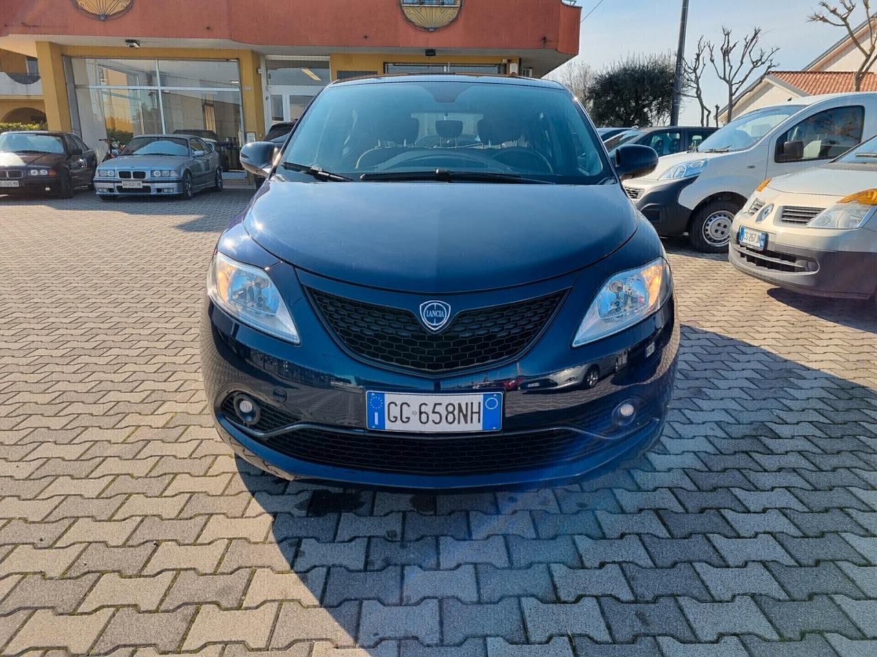 Lancia Ypsilon 1.0 5 porte Hybrid Gold oK neopatentati