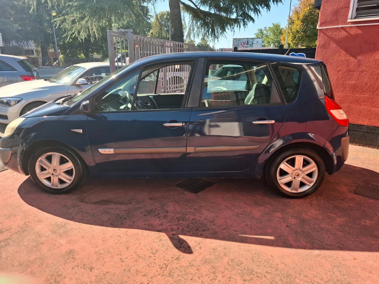 Renault Scenic Scénic 1.6 16V Confort Authentique