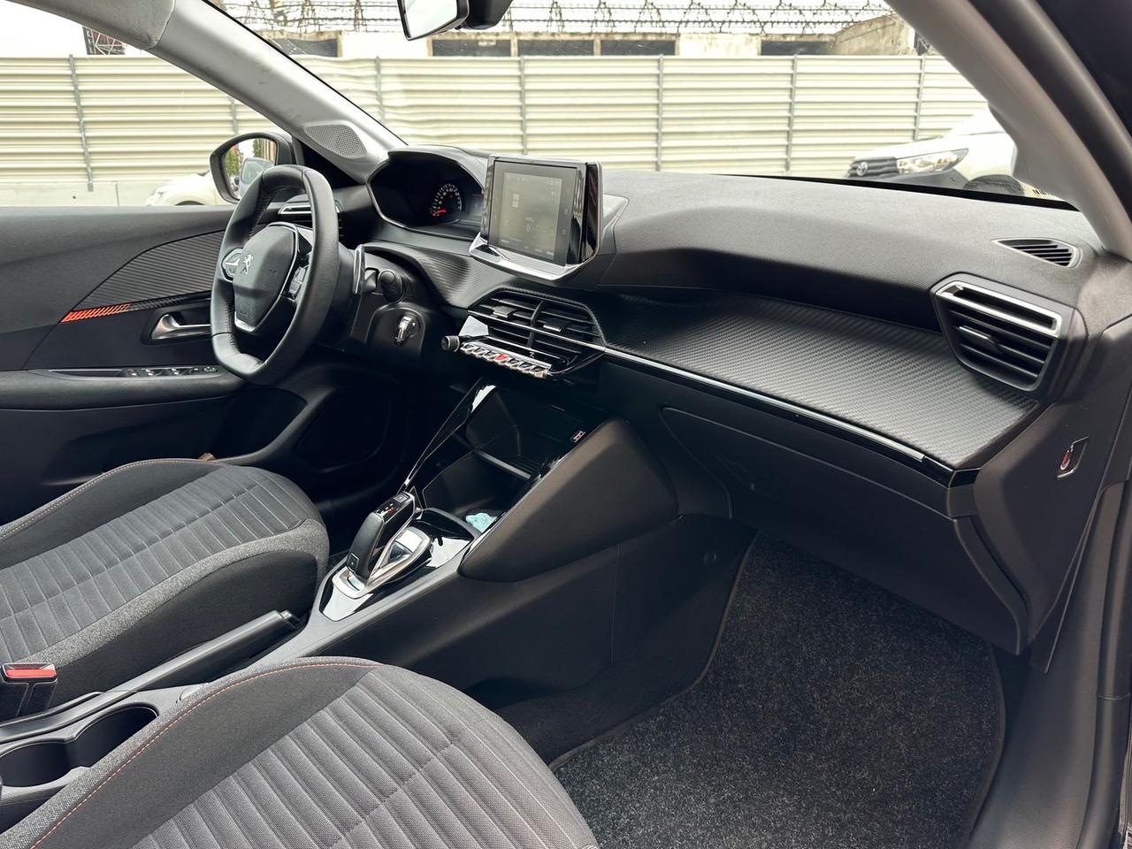Peugeot 208 Active 1.2 PureTech 100 EAT8 #10644