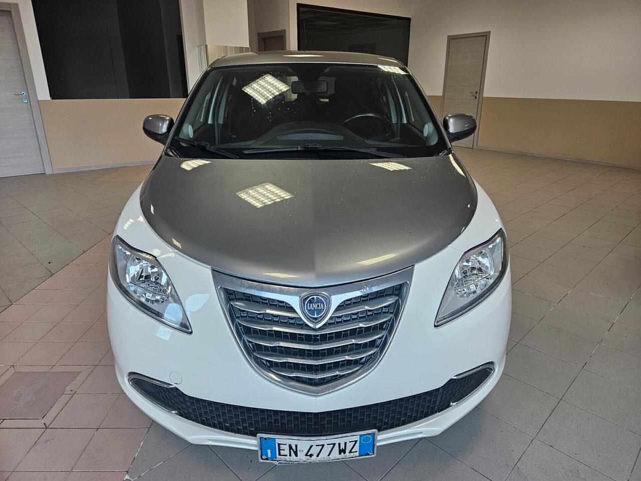 Lancia Ypsilon 1.2 69 CV 5 porte GPL Ecochic Silver