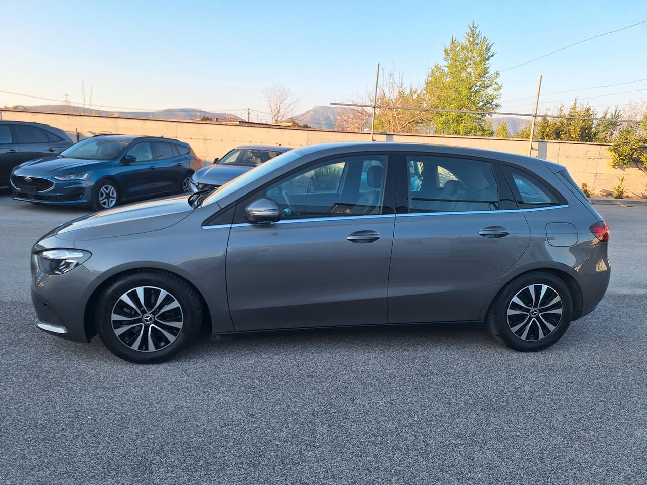 Mercedes-benz B 180 Automatic Advanced RETROCAM- 2023