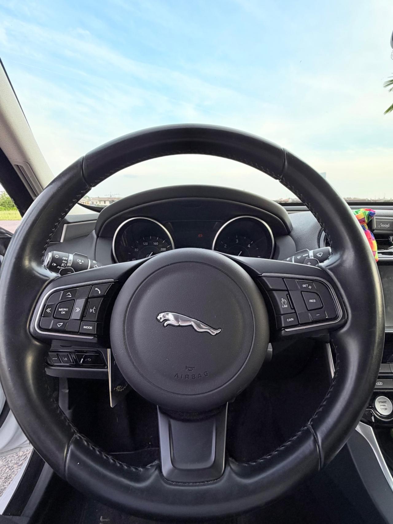 Jaguar XF 2.0 D 180 CV AWD aut. Portfolio