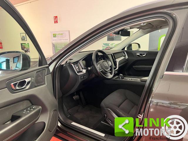 VOLVO XC60 B4 (d) Geartronic Momentum Pro