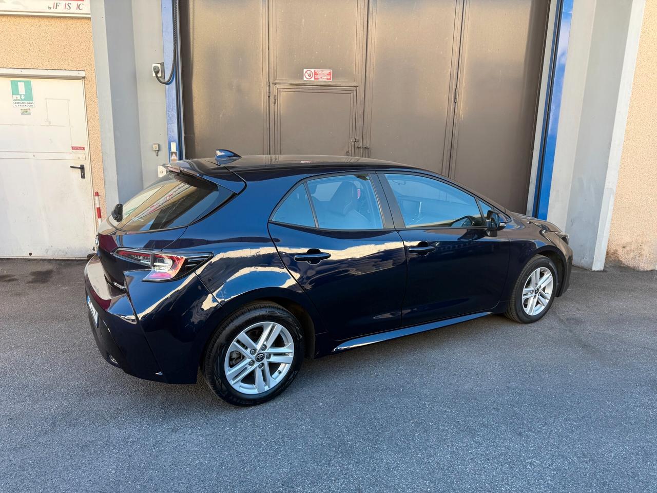 Toyota Corolla 1.8 Hybrid Business