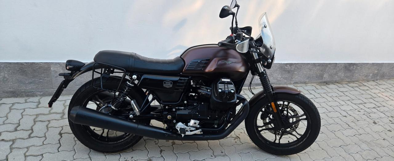 Moto Guzzi V7 ROUGH ABS