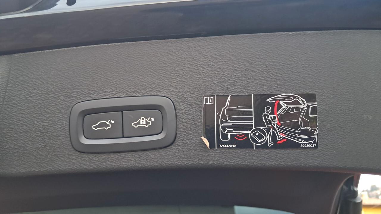 Volvo XC40 T4 Recharge Plug-in Hybrid R-design