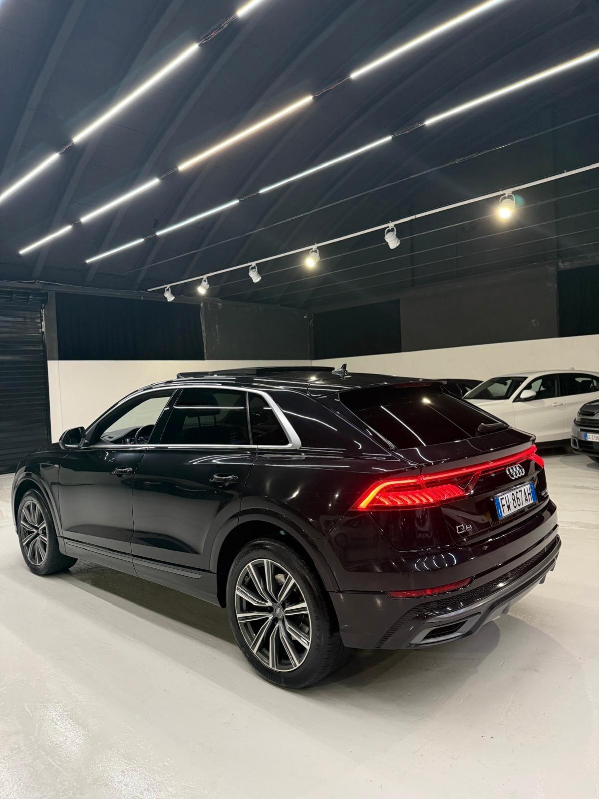 Audi Q8 50 SLINE