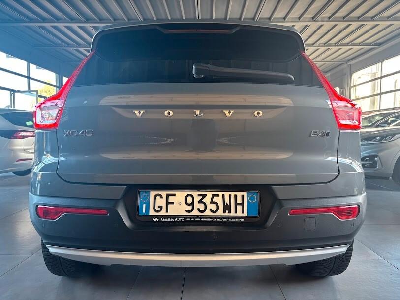 Volvo XC40 B4 AWD Geartronic Momentum Pro