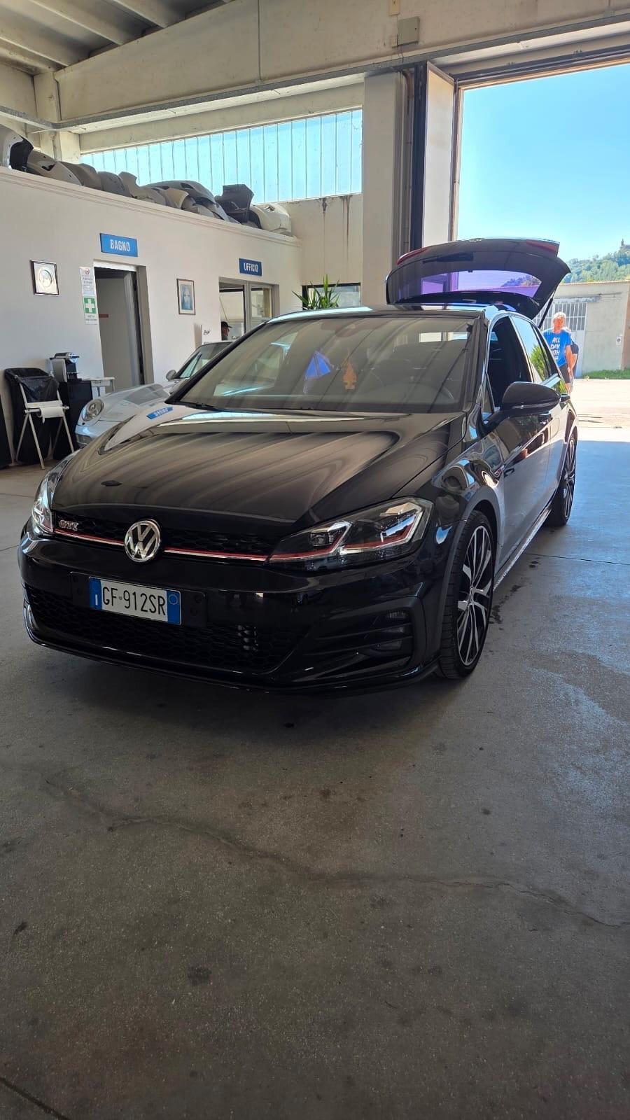 Volkswagen Golf GTI Golf 2.0 TSI GTI DSG