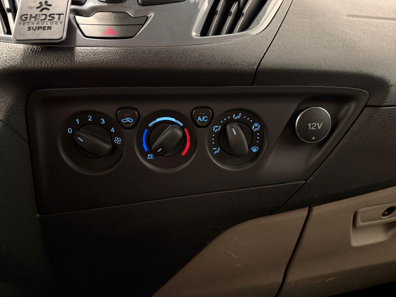 ford Tourneo Custom 2.2 TDCI Titanium 8 Posti