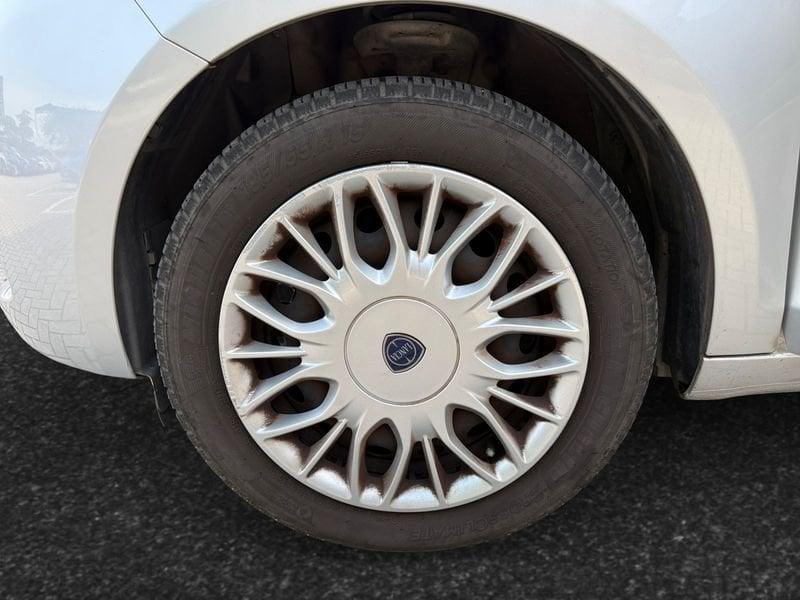 Lancia Ypsilon 1.2 5P Silver