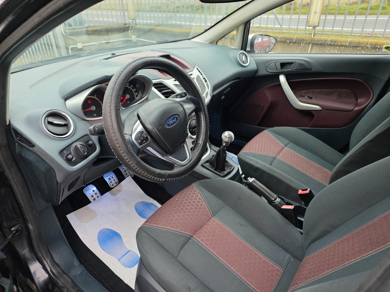 Ford Fiesta 1.4 TDCi 5p. Titanium JNEOPATENTATA