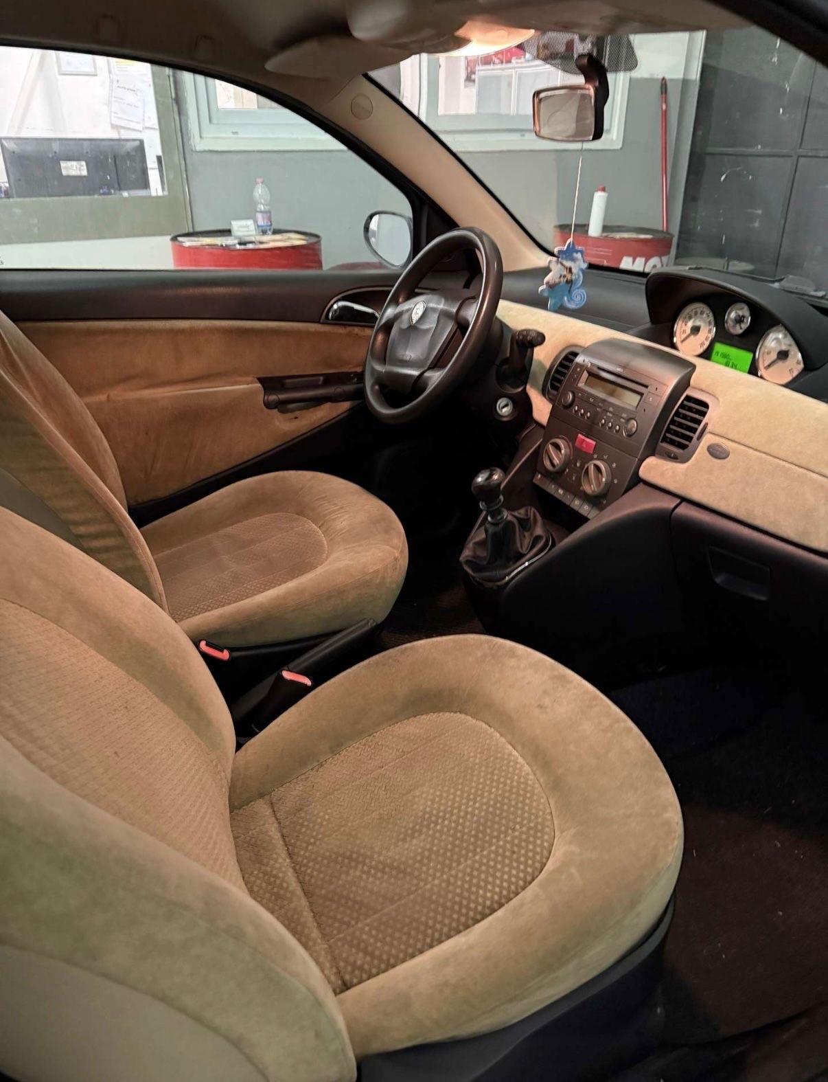 Lancia Y 1.2i cat Elefantino Blu