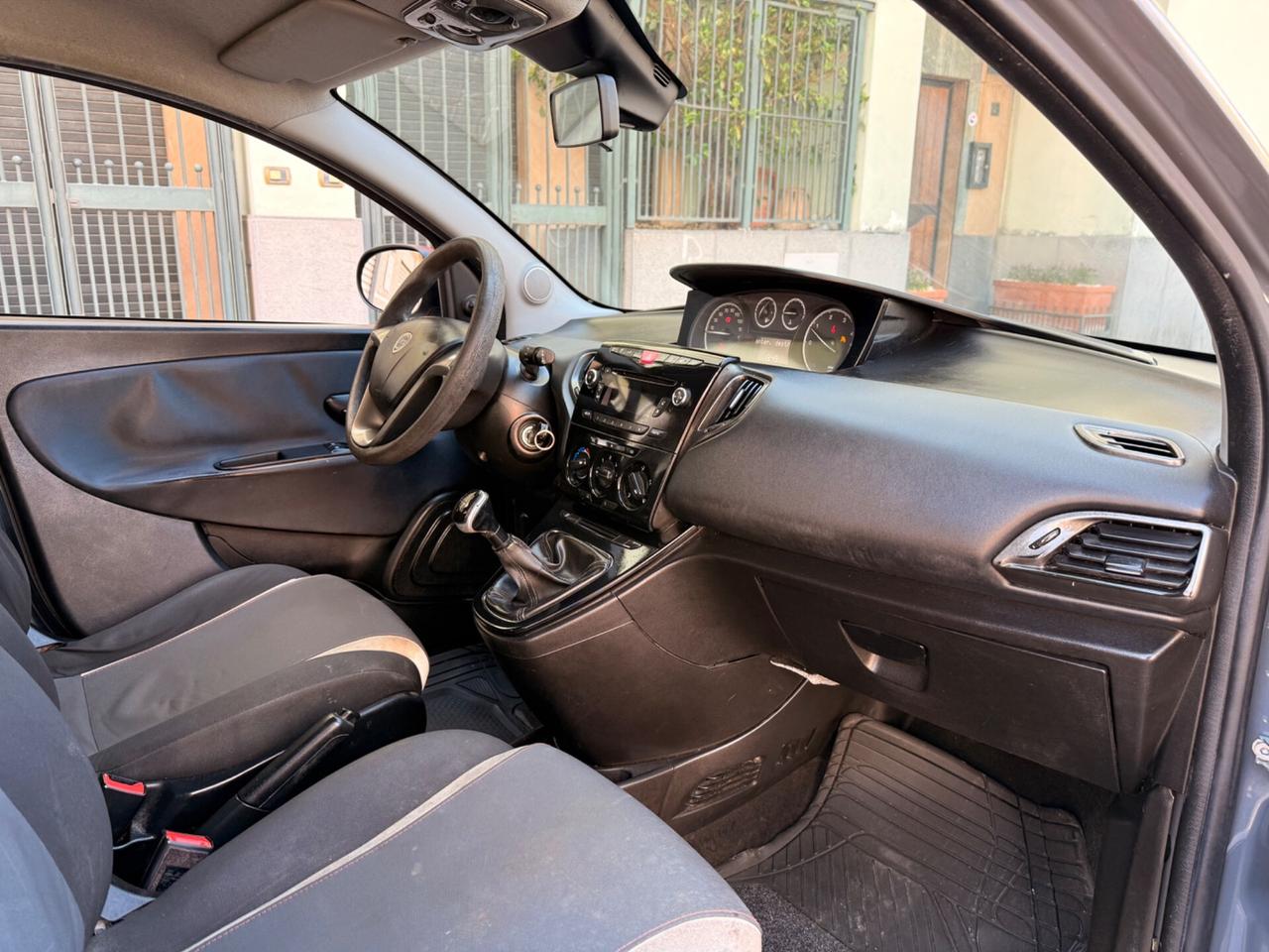 Lancia Ypsilon 1.3 MJT 5 porte Momodesign Full