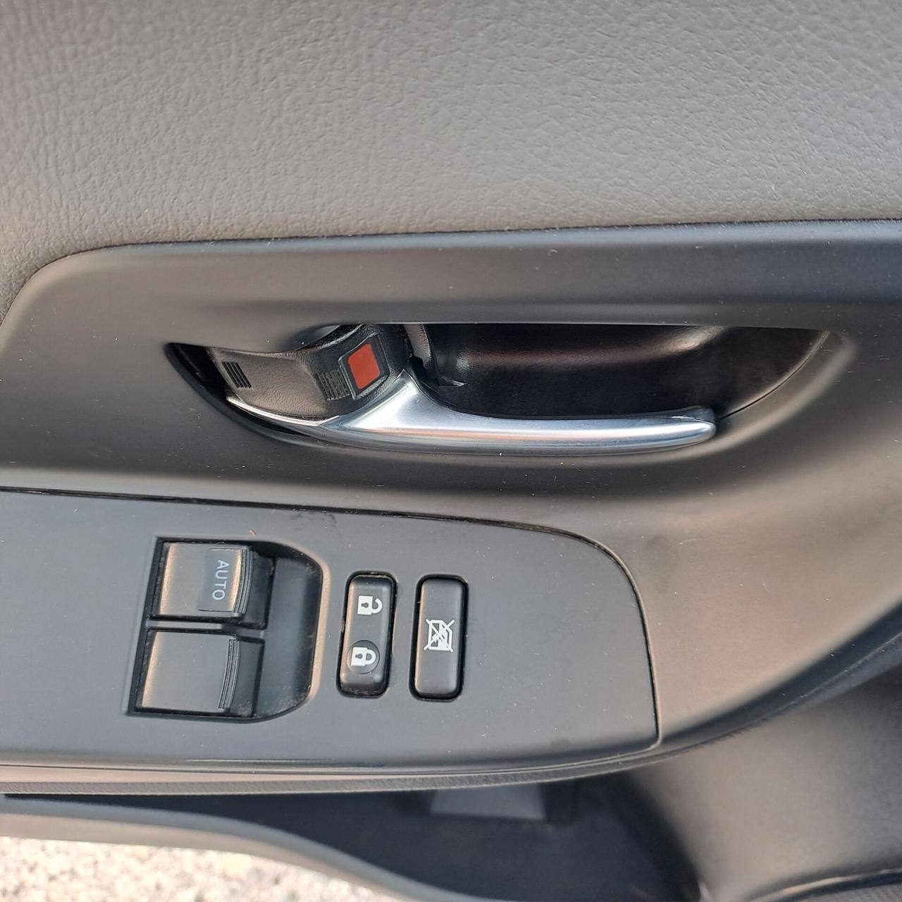 Toyota Yaris 1.5 Hybrid 73cv Business