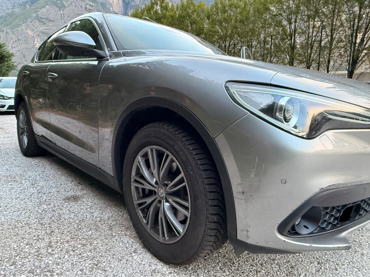 Alfa Romeo Stelvio 2.2 Turbodiesel 180 CV AT8 Q4 Business