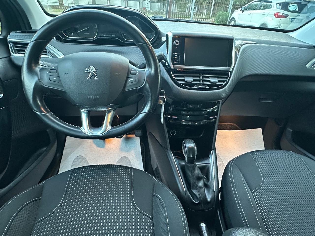 Peugeot 208 PureTech 82 5 porte Allure