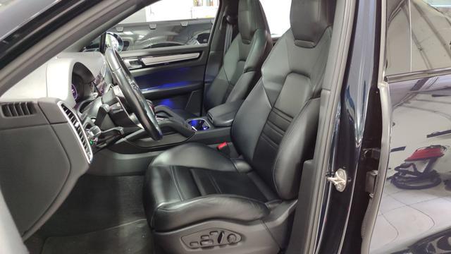 PORSCHE Cayenne Coupé 3.0 V6 E-Hybrid Platinum Edition