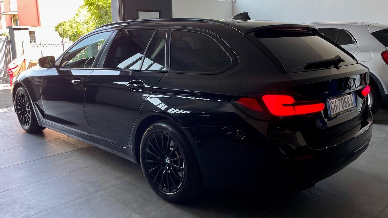 BMW 520D TOURING 48V 2.0 LUXURY 190 CV - FULL LED, PELLE, VIRTUAL COCKPIT