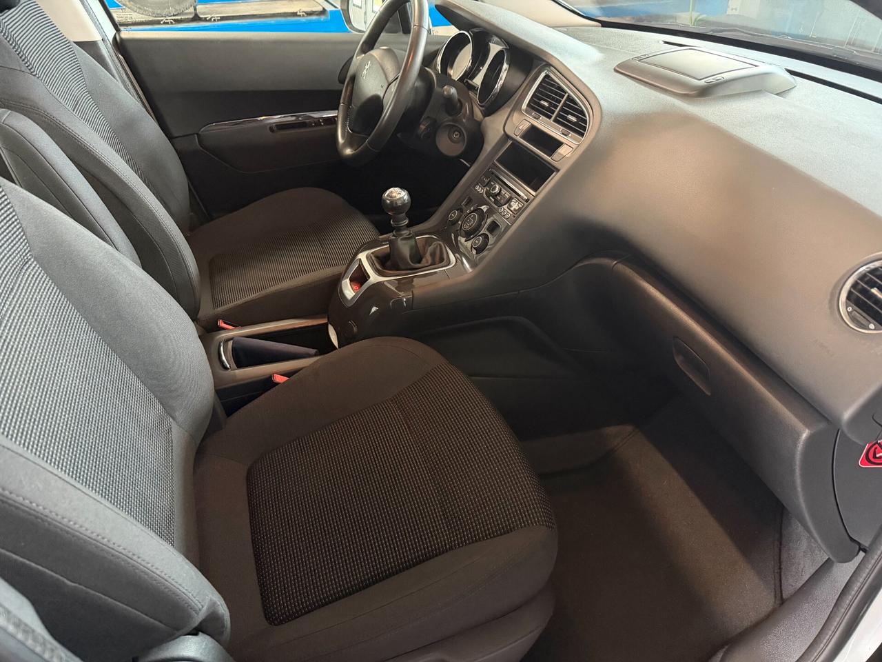 Peugeot 5008 Business 7 POSTI