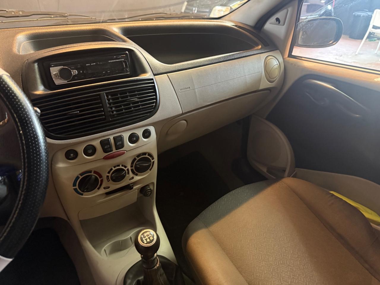 Fiat Punto 1.2i cat 5 porte Verve 60CV X Neopatentati