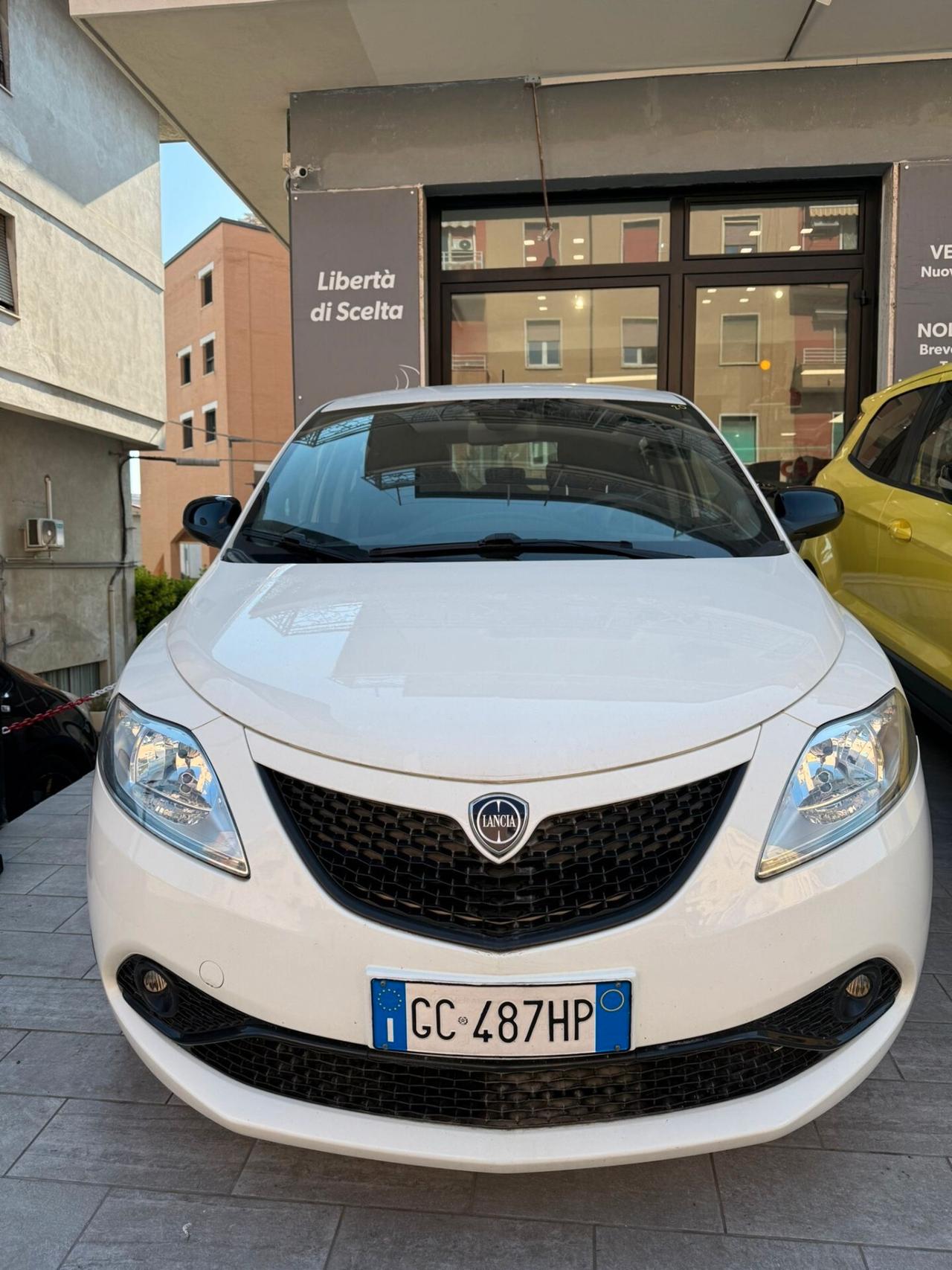 Lancia Ypsilon 1.0 FireFly 5 porte S&S Hybrid Ecochic Gold