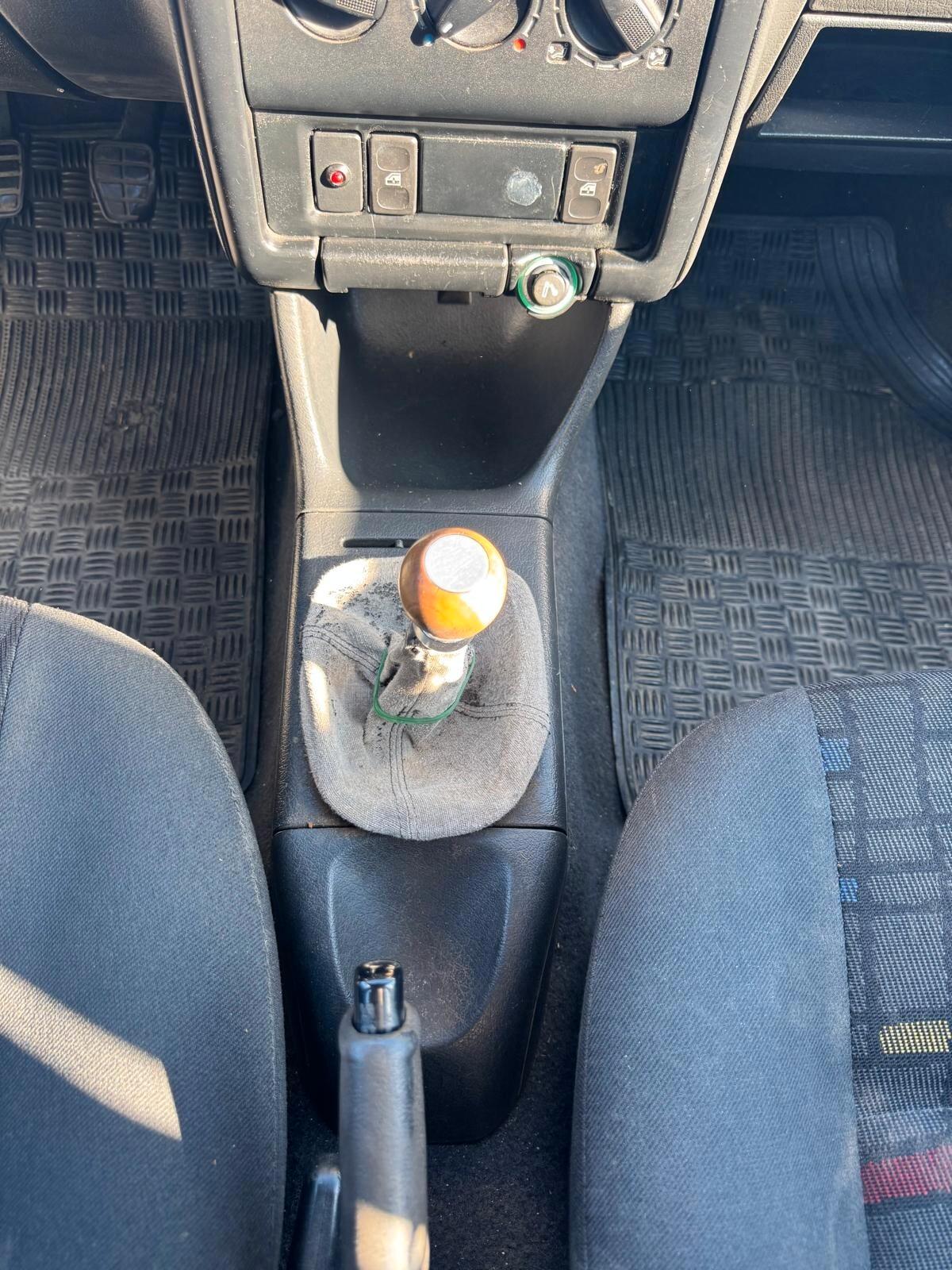 Volkswagen Polo 1.0 benzina 50cv 5P 1998