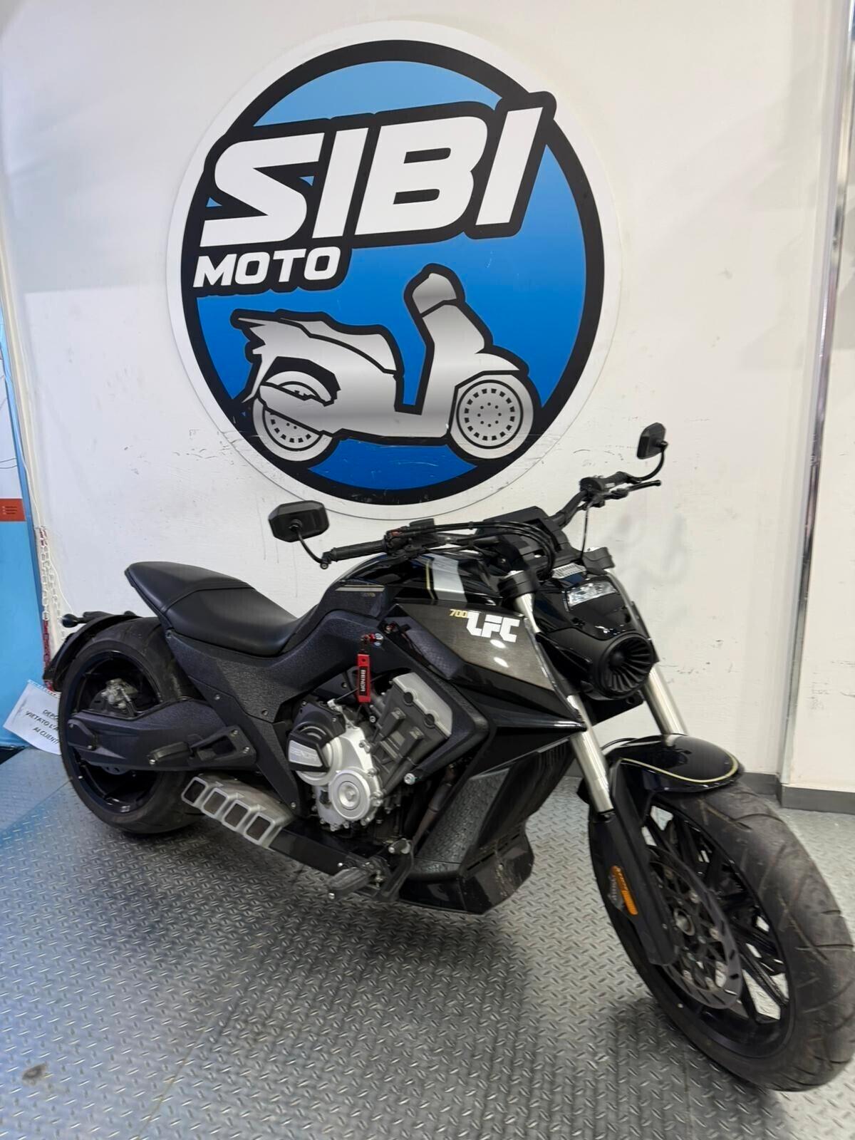 Benda Motorcycles LFC 700