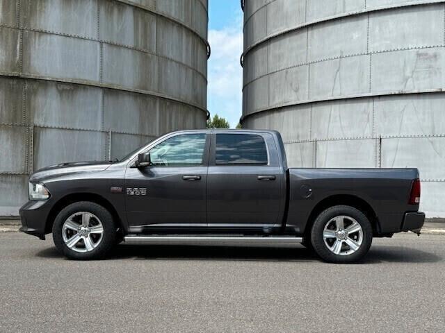 DODGE RAM 1500 5.7L V8 4x4 HEMI SPORT