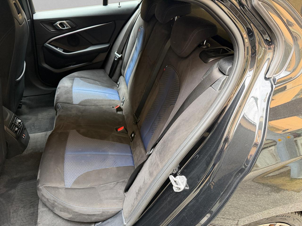 BMW 116 d M-sport -SEDILI A GUSCIO M"