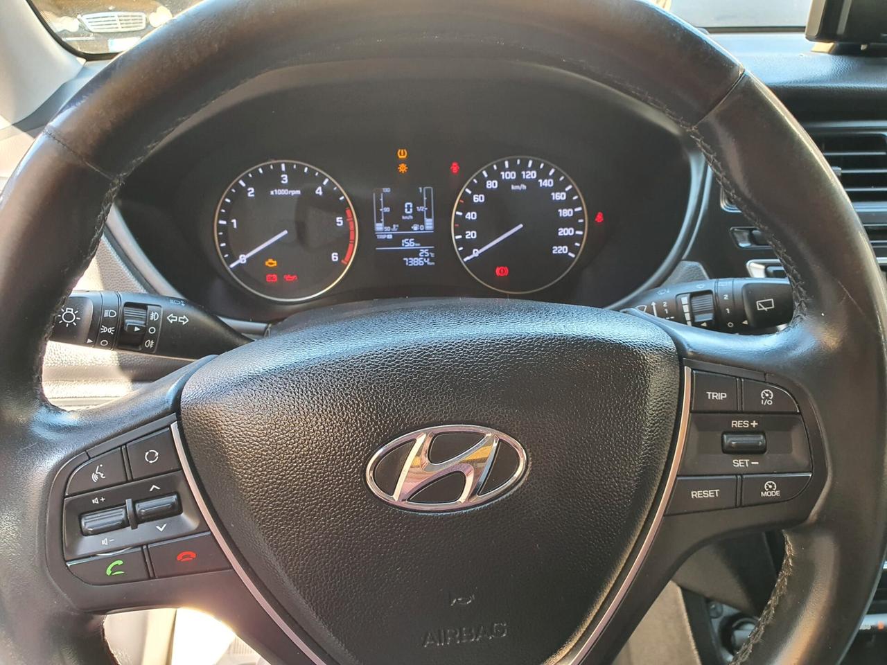Hyundai i20 1.1 CRDi 12V /"73.000km!!!"