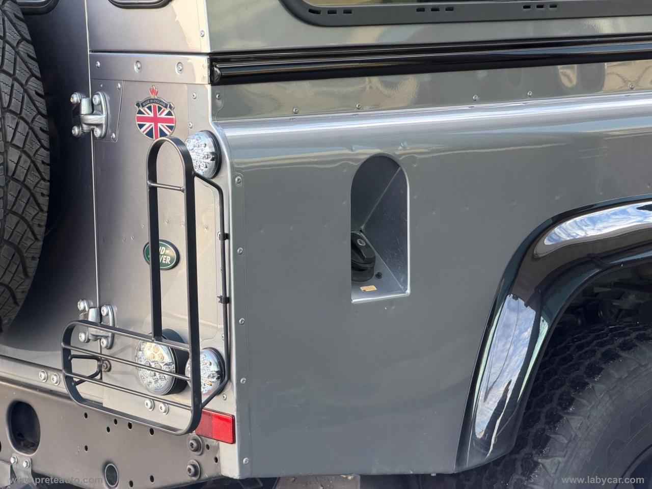 LAND ROVER Defender 110 2.2 TD4 Station Wagon N1