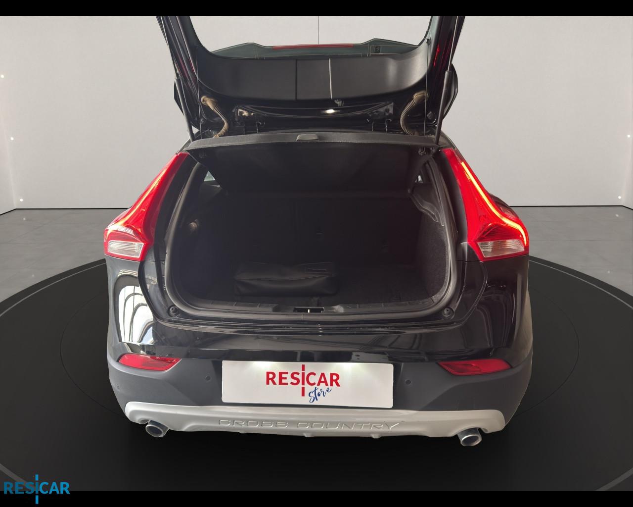 VOLVO V40 Cross Country 2.0 d2 Business Plus