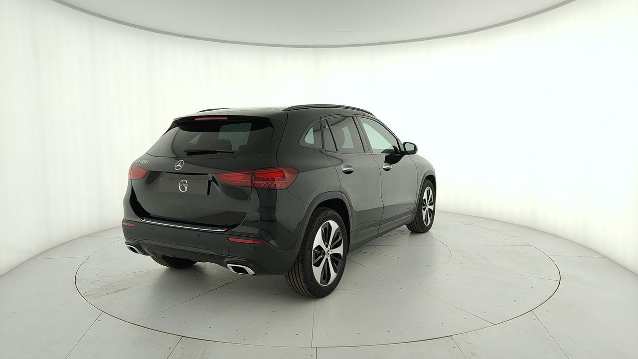 Mercedes-Benz GLA 200 d automatic