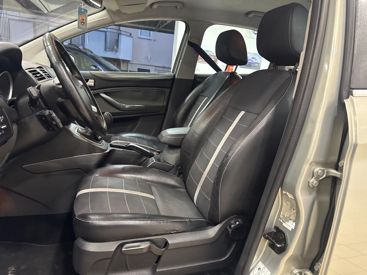 Ford Kuga 2.0 TDCi 4x4 titanium